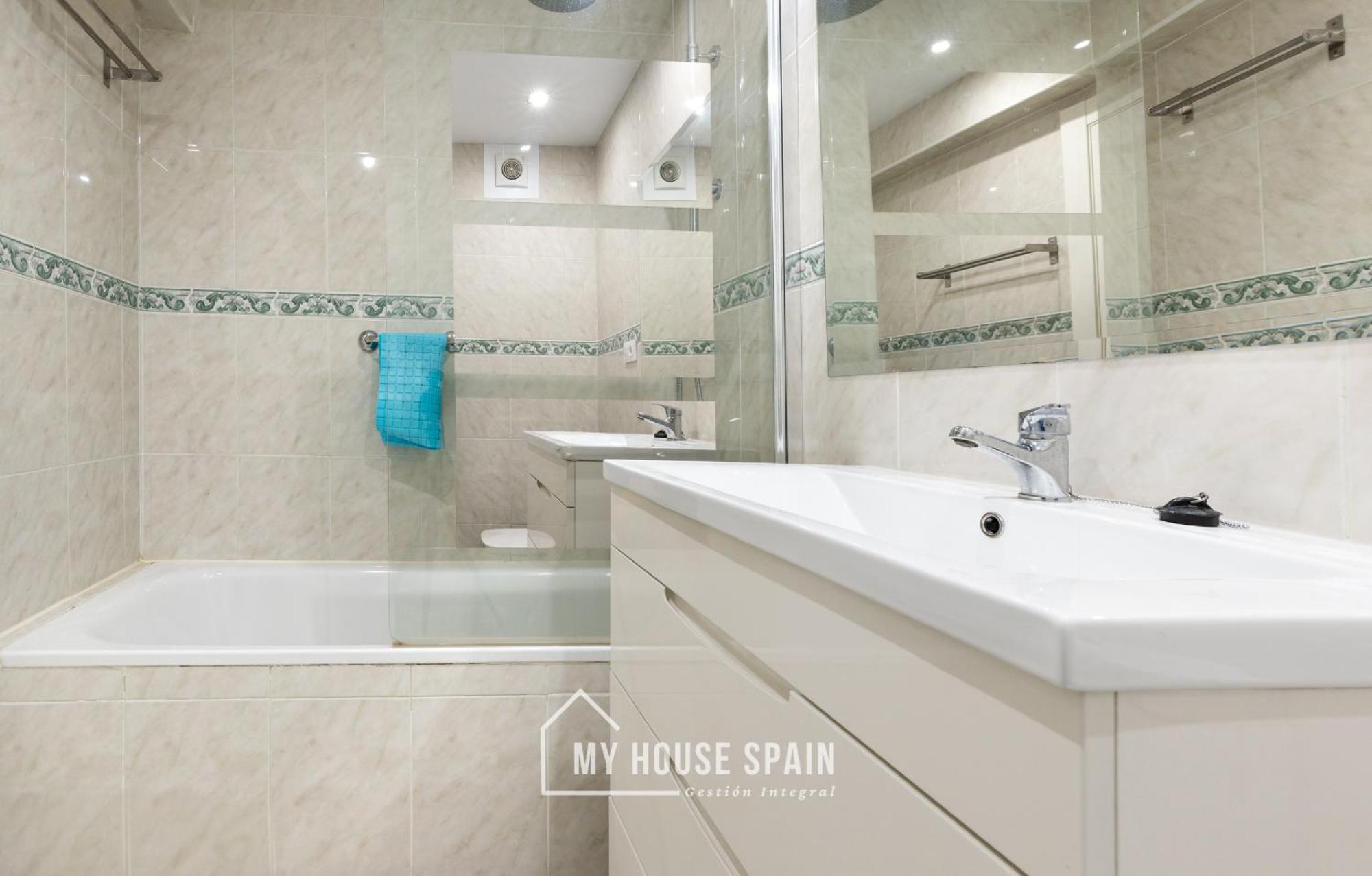 Myhousespain - Radiante Piso Junto A La Playa Gijon Exterior photo